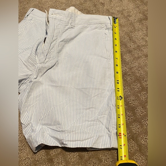 EUC J Crew Gramercy size 32 seersucker shorts - Picture 2 of 4